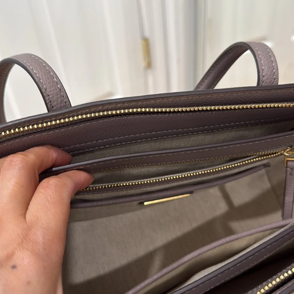 Tory Burch
Tote Bag - Picture 7 of 10